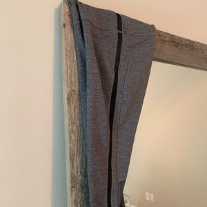 Lulu lemon wunder under cropped leggings.